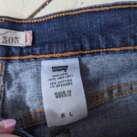 2000s Levi's 505 - Picture 6 of 10